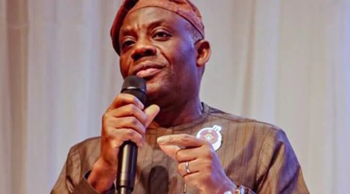 FG SET TO SCRAPS OFF  JSS, SSS, INTRODUCES 12-YEAR BASIC EDUCATION MODEL